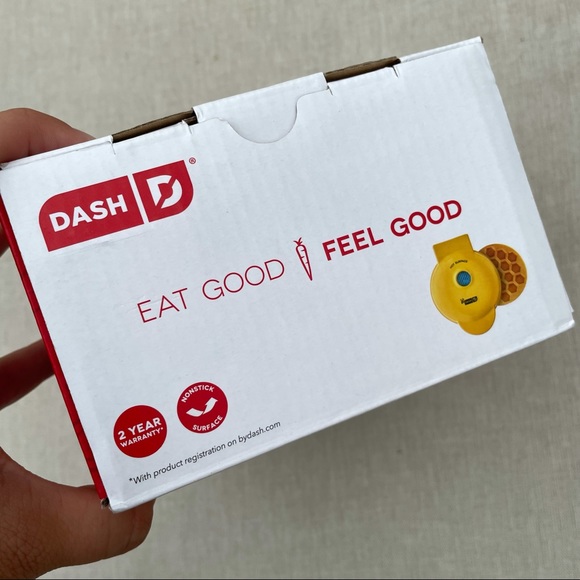 New Dash Honeycomb Mini Waffle Maker - Picture 3 of 5